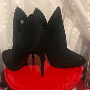 Nine West Electrool Almond Toe Booties
